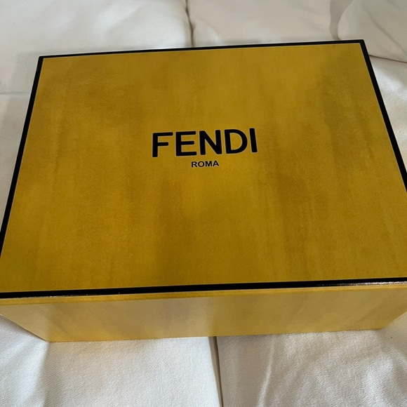 Fendi Black and Tan Monogram Shoulder Bag - Picture 9 of 11